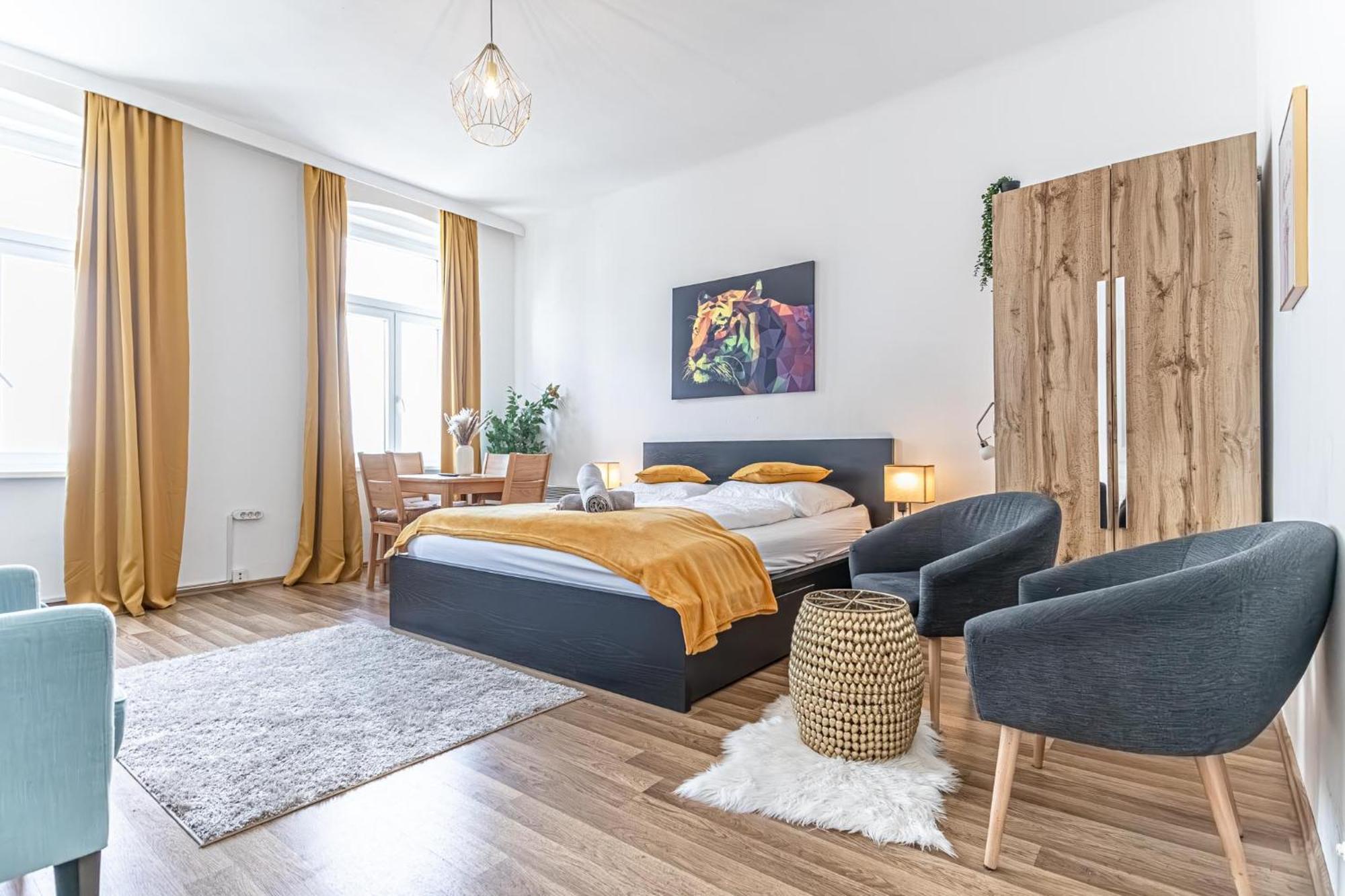 Explore Vienna: 1Br Retreat Near Westbahnhof Eksteriør billede